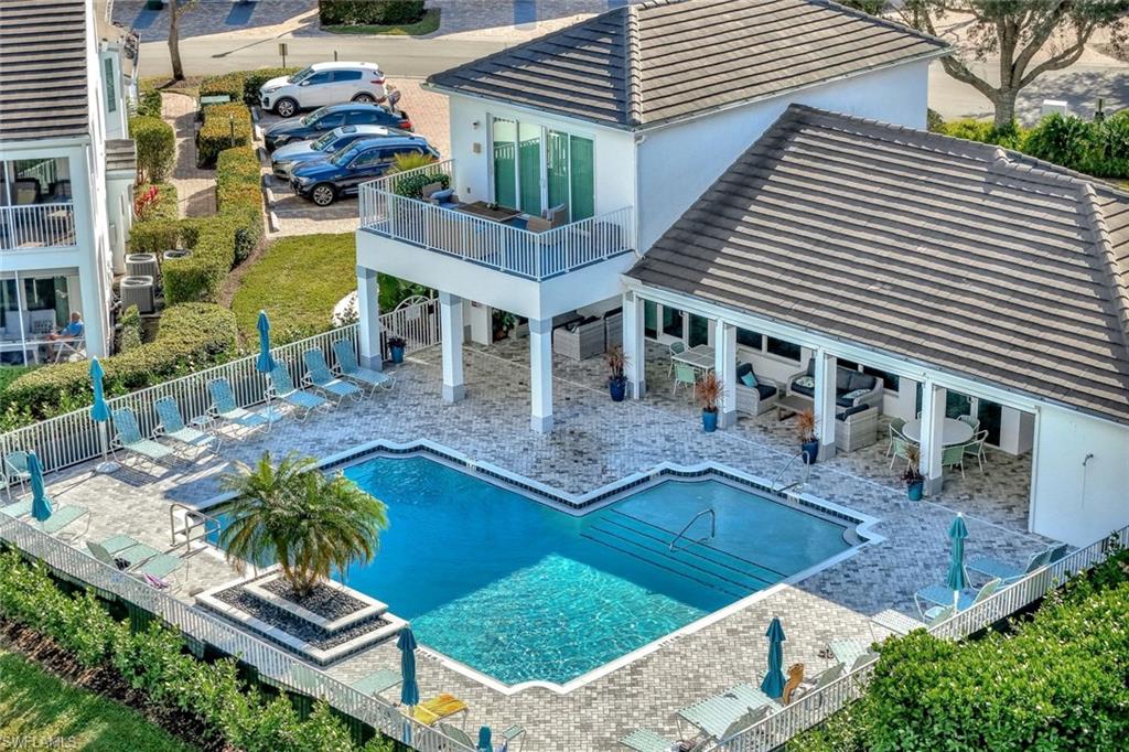 WEDGE WOOD AT THE STRAND - Residential