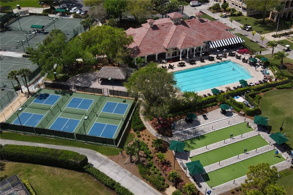 WEDGE WOOD AT THE STRAND - Residential