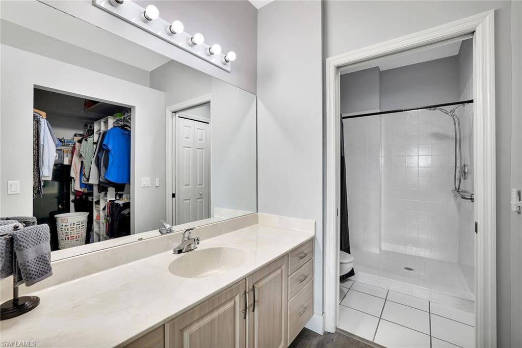 WEDGE WOOD AT THE STRAND - Residential