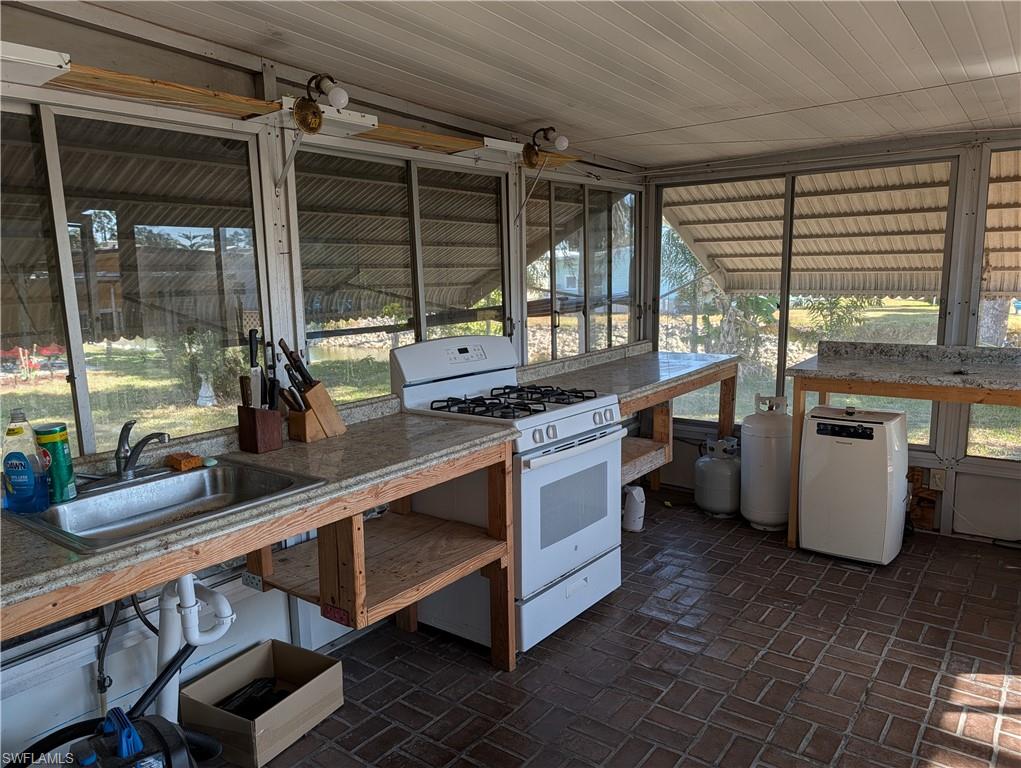 FOREST PARK MOBILE HOME - Residential