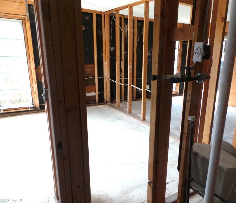 ROYAL WOODS - Residential