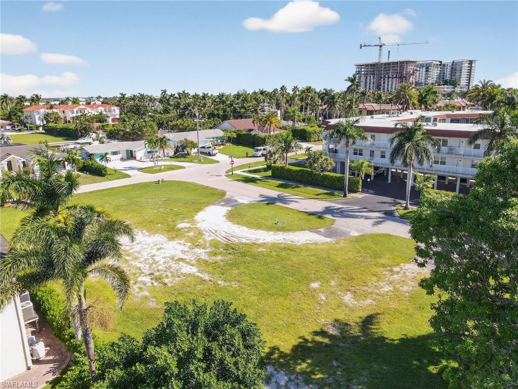 GOLDEN SHORES - Land