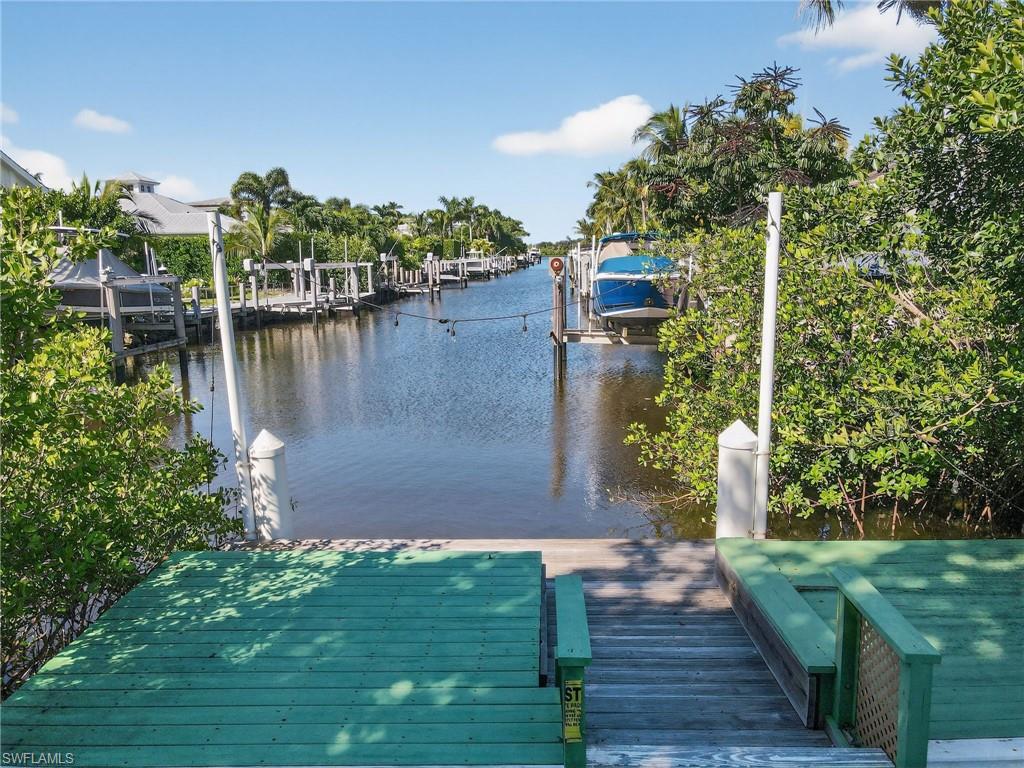 GOLDEN SHORES - Land