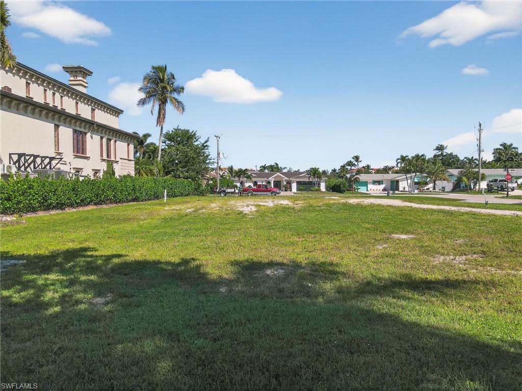 GOLDEN SHORES - Land