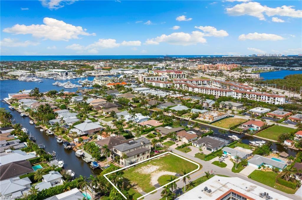 GOLDEN SHORES - Land