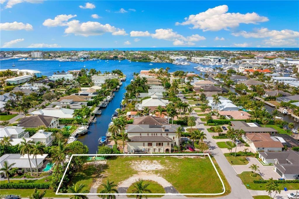 GOLDEN SHORES - Land