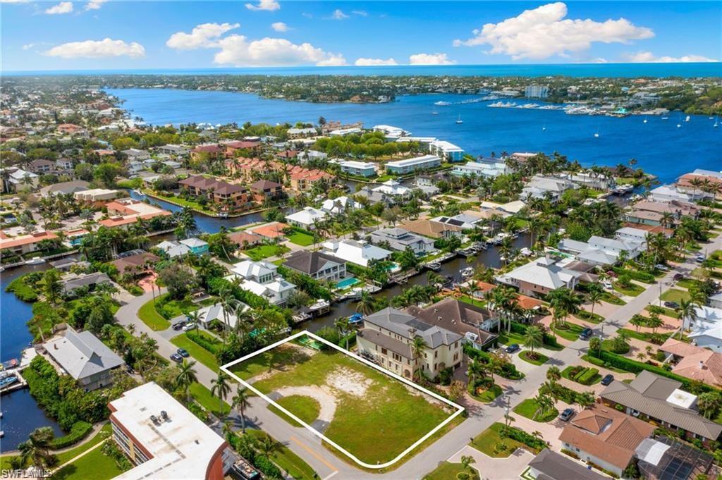 GOLDEN SHORES - Land