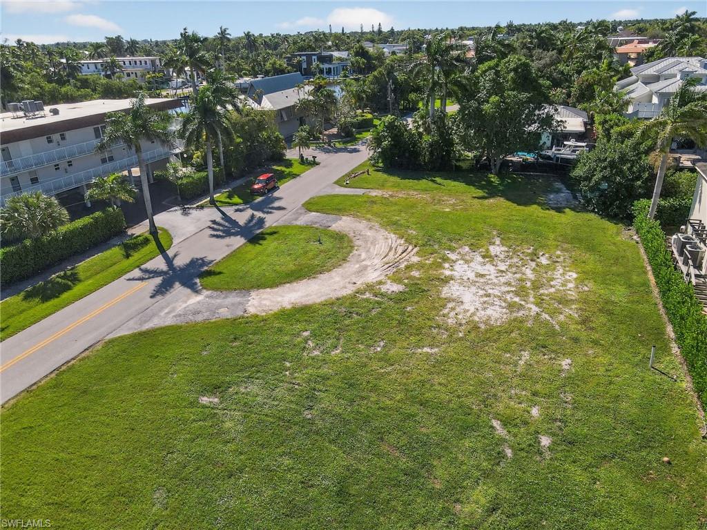 GOLDEN SHORES - Land