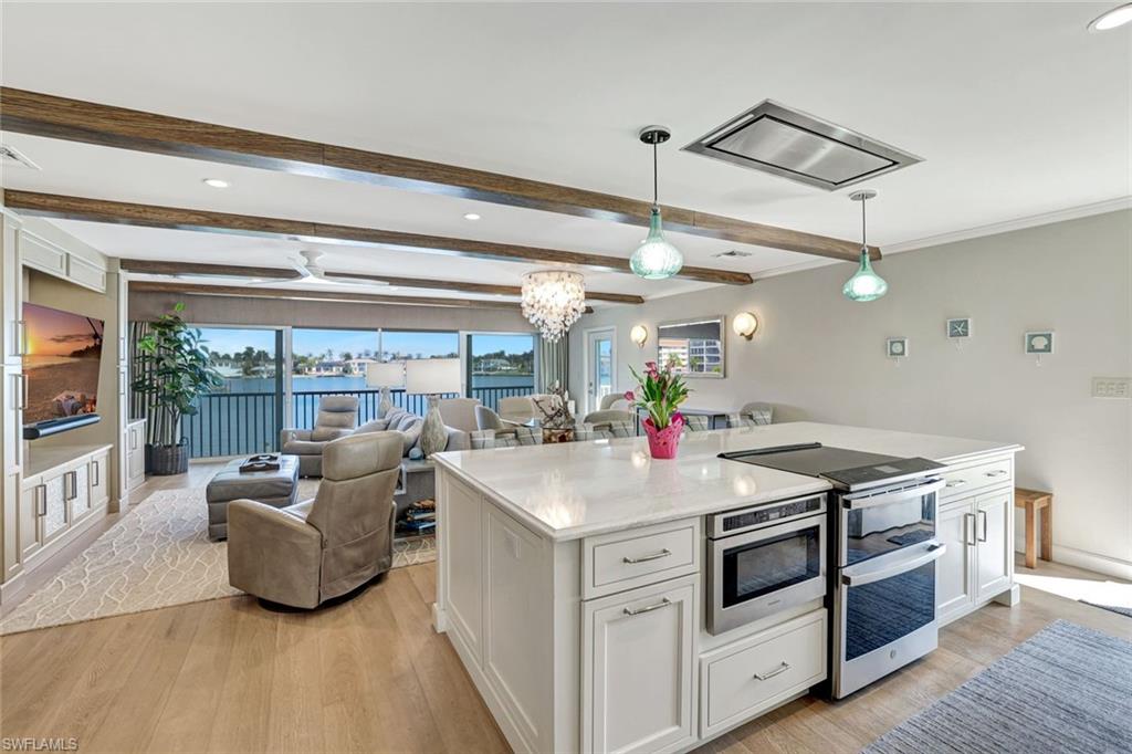 2850 Gulf Shore BLVD N 201