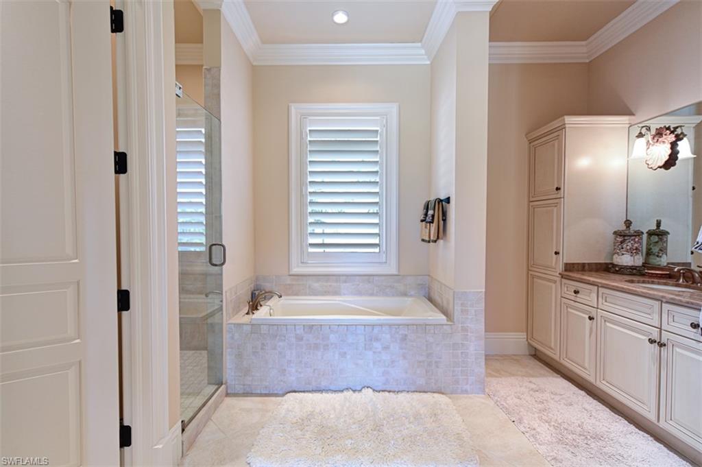 BAREFOOT BEACH - Residential