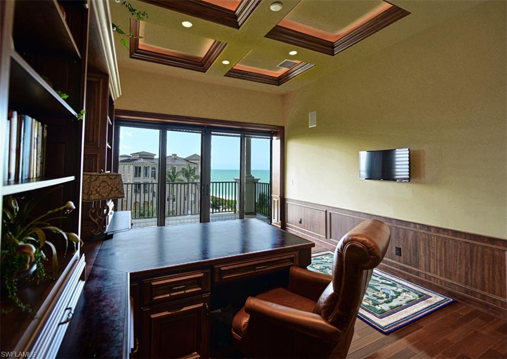 BAREFOOT BEACH - Residential