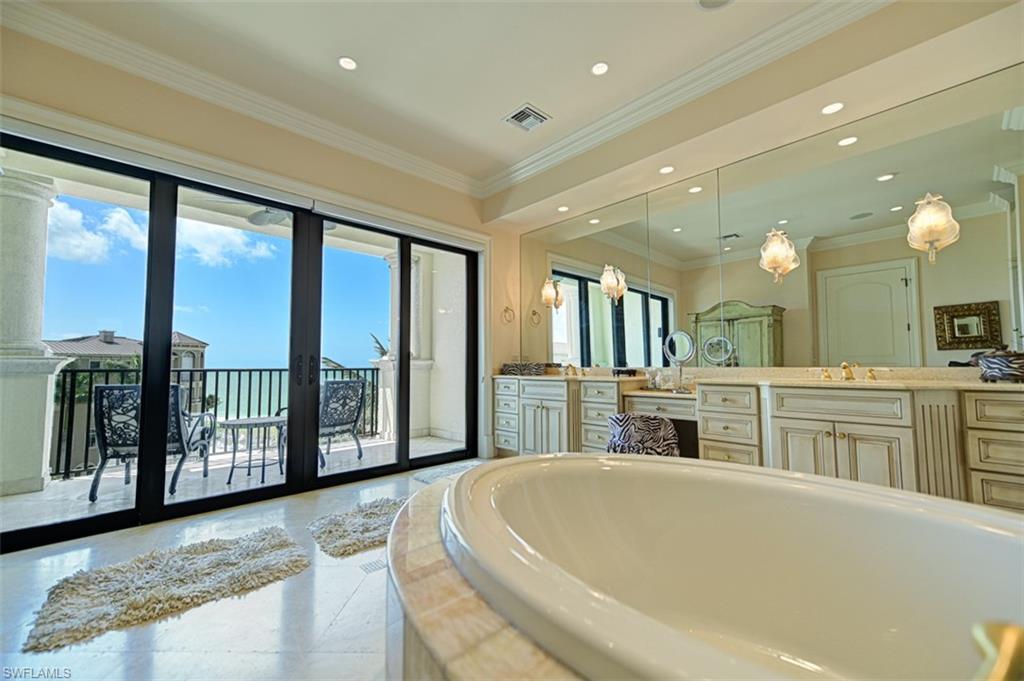 BAREFOOT BEACH - Residential