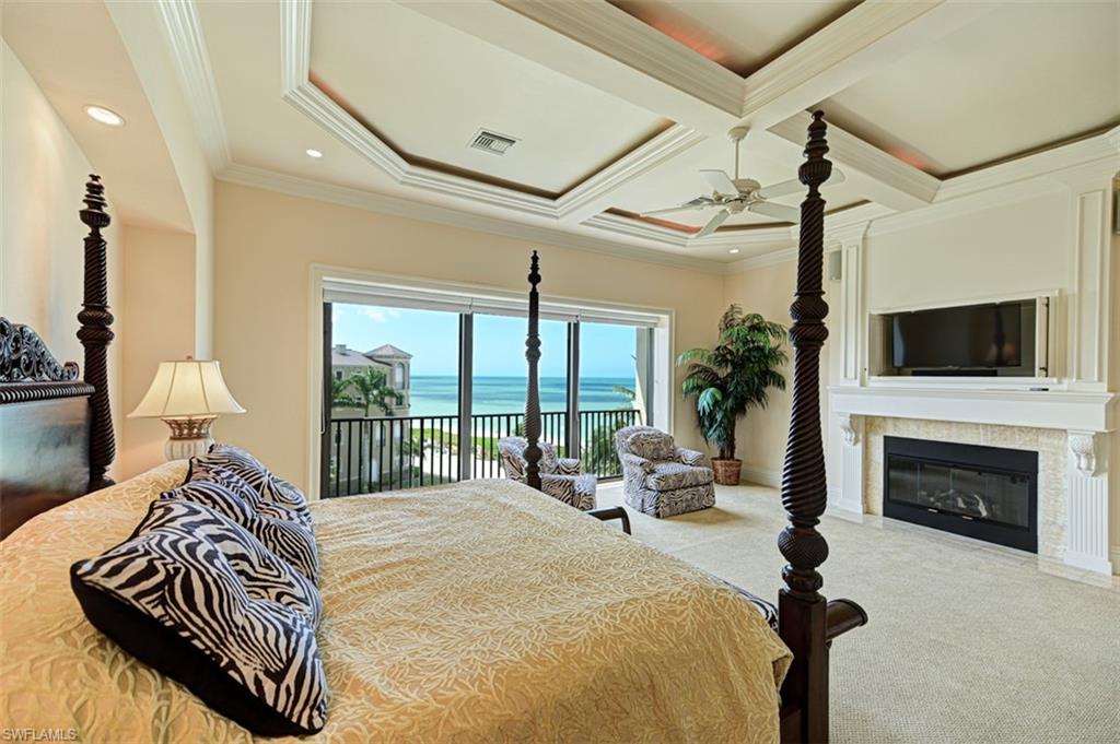 BAREFOOT BEACH - Residential