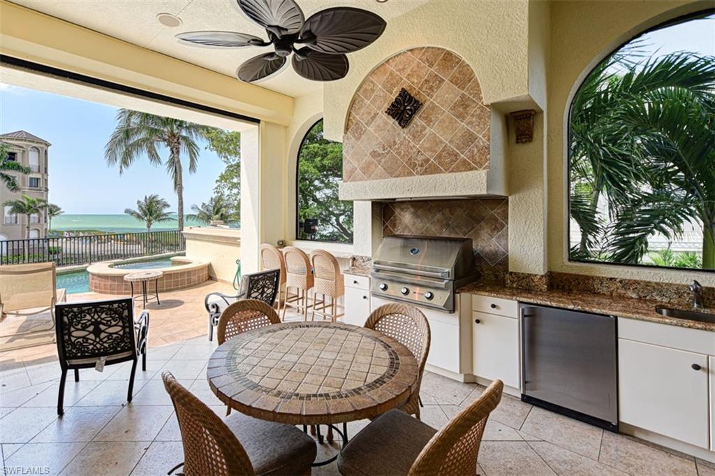 BAREFOOT BEACH - Residential