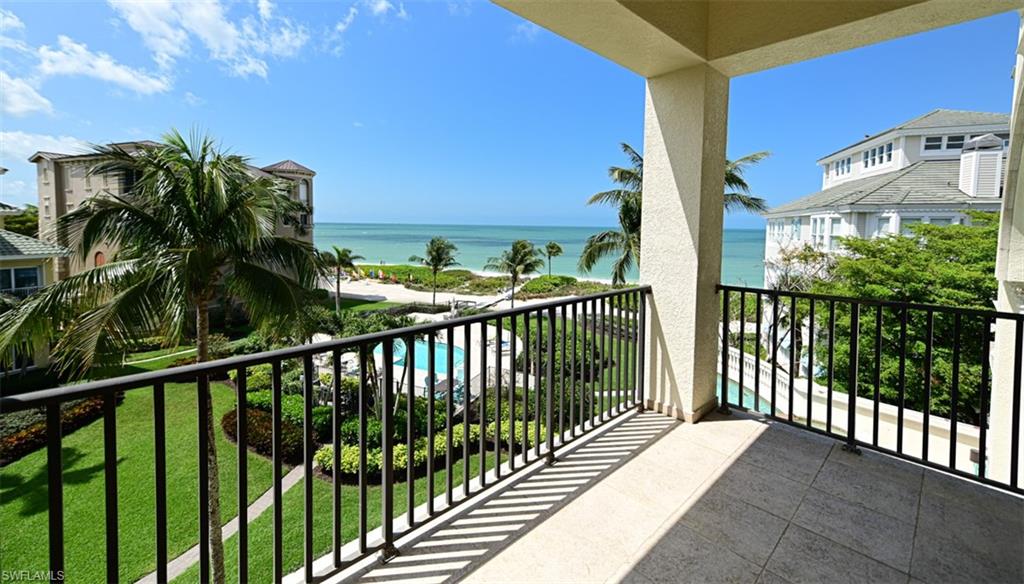 BAREFOOT BEACH - Residential