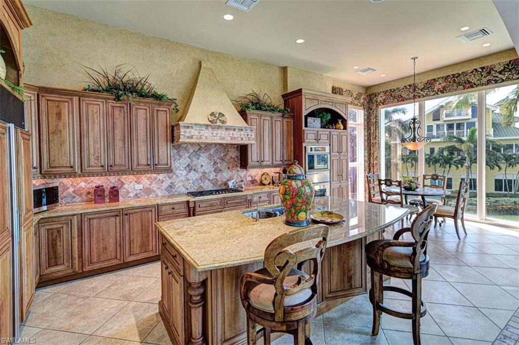 BAREFOOT BEACH - Residential