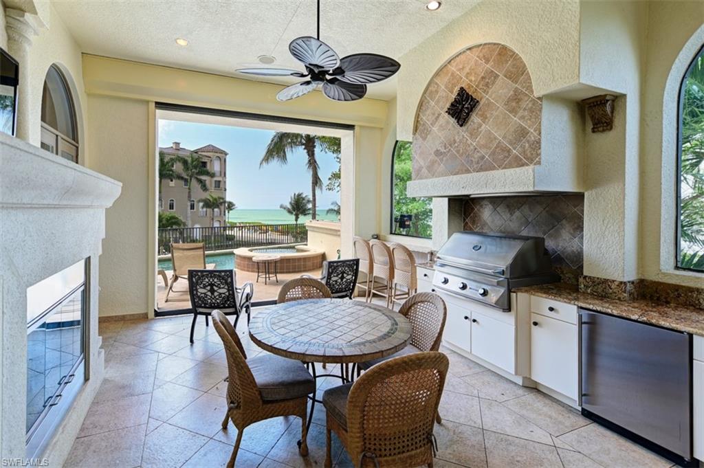 BAREFOOT BEACH - Residential