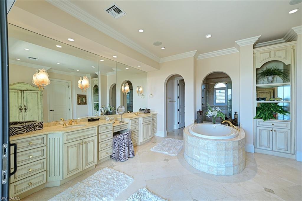 BAREFOOT BEACH - Residential