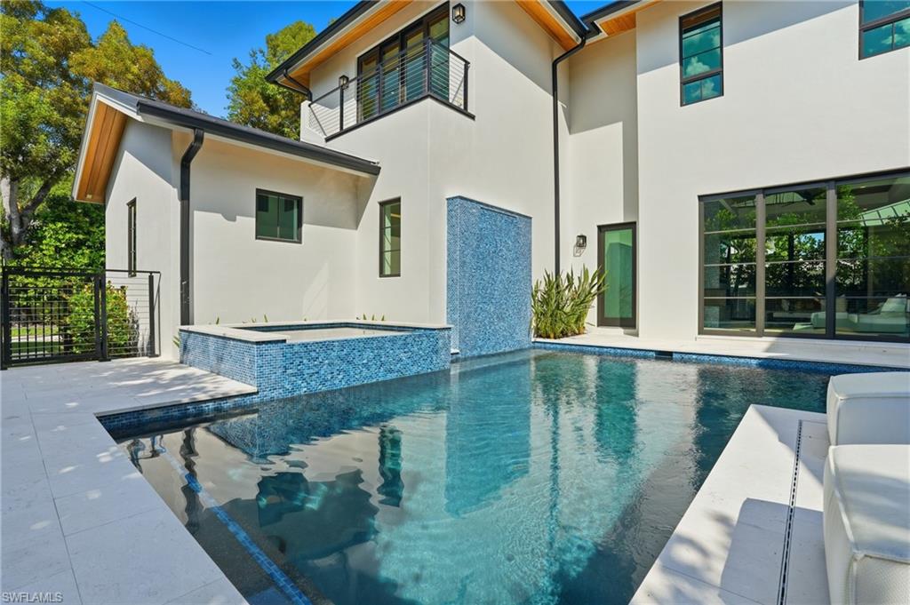 OLDE NAPLES - Residential