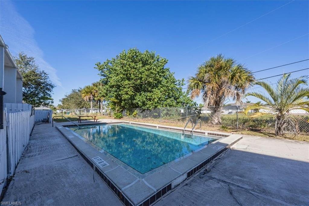 CORAL BAYVIEW CONDO - Residential