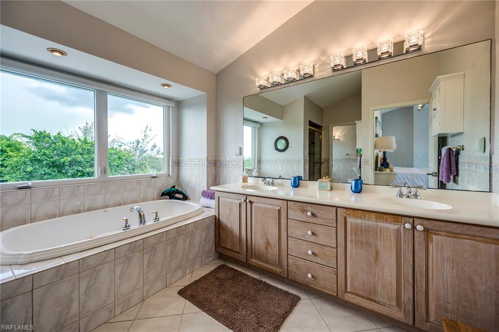 KEEWAYDIN ISLAND - Residential