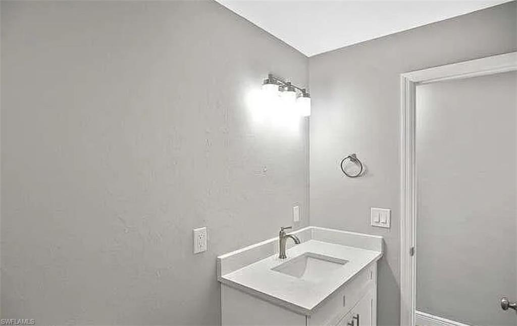 PINE MANOR - Residential Lease