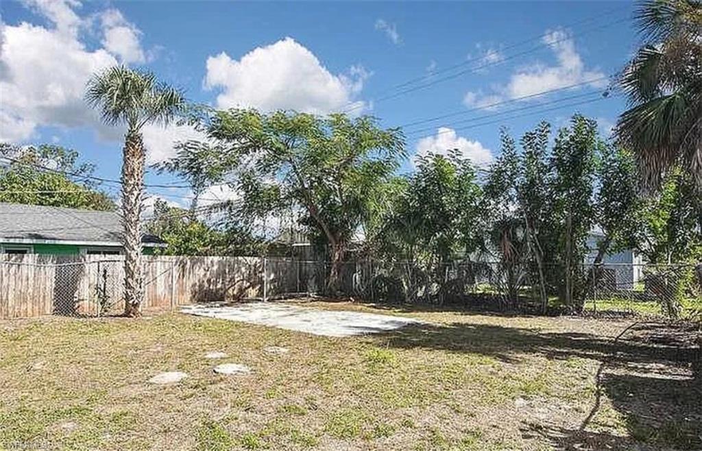 PINE MANOR - Residential Lease