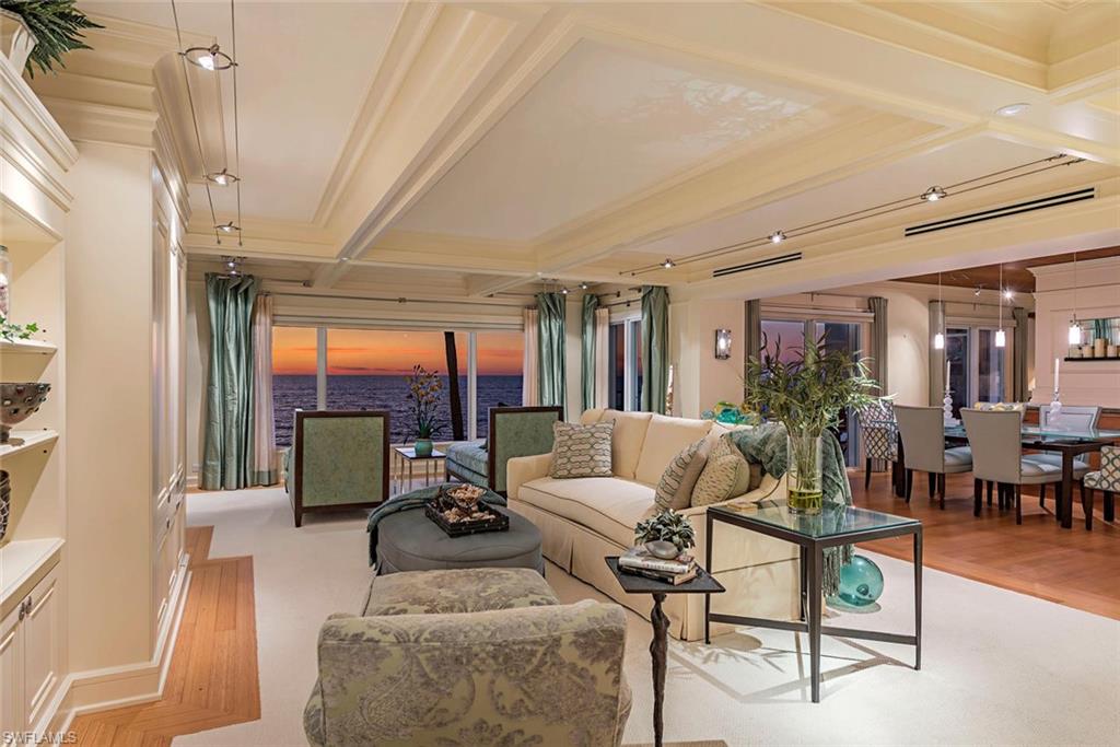 LAURENTIANS - Residential