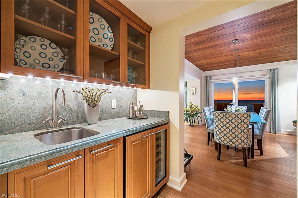 LAURENTIANS - Residential