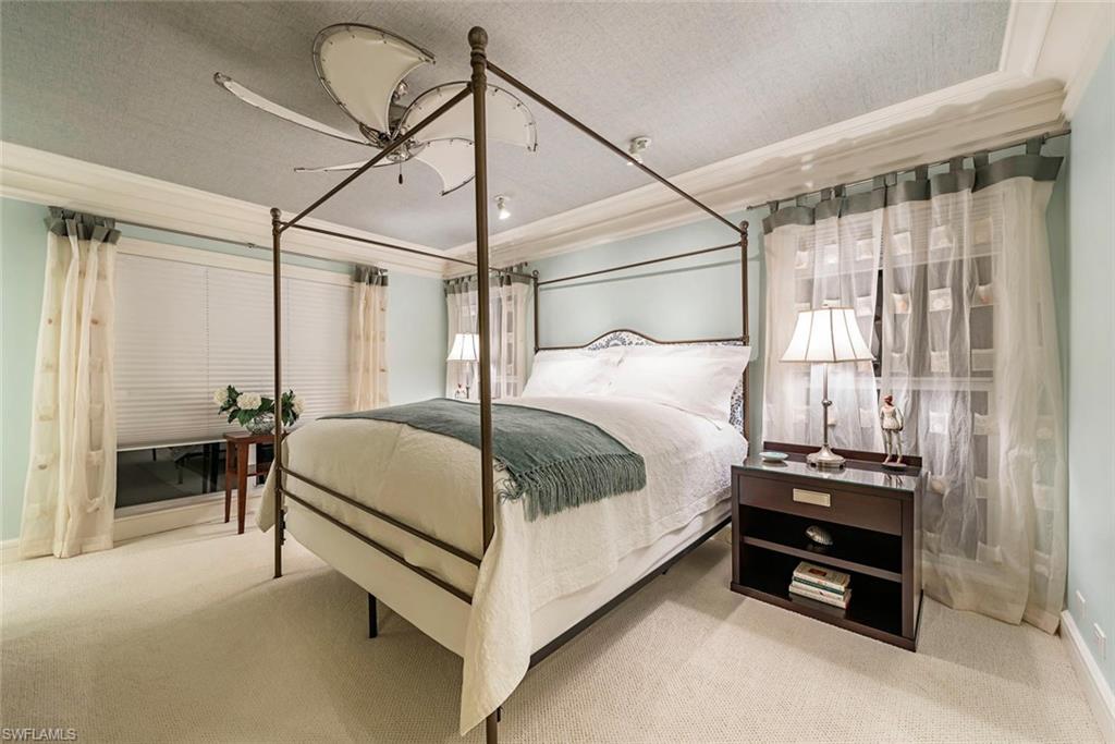 LAURENTIANS - Residential