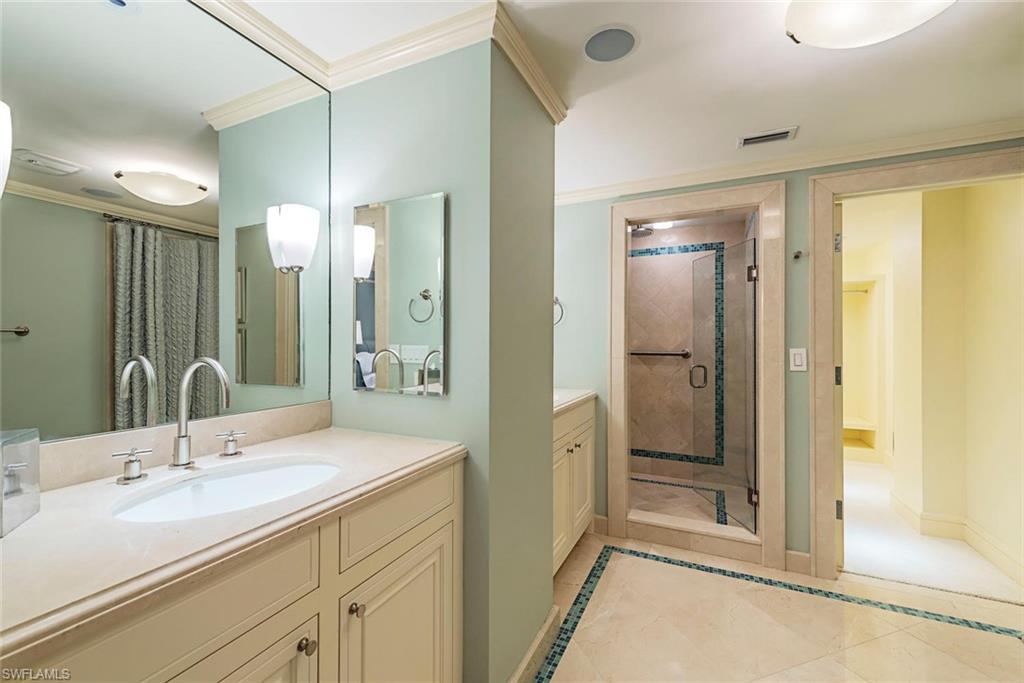 LAURENTIANS - Residential