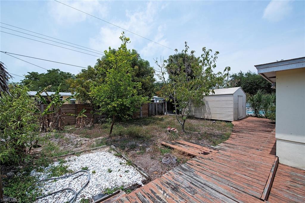 LAKE PARK - Residential