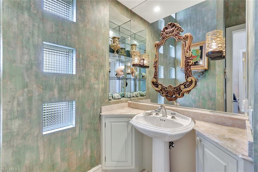 BAY COLONY SHORES - Residential