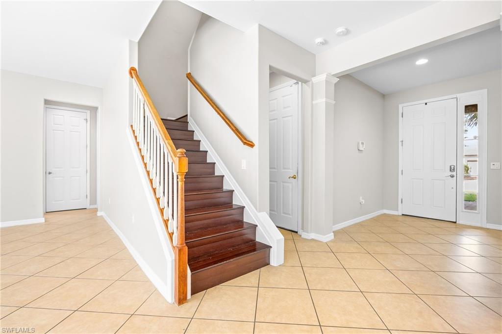 HAMPTON LAKES - Residential