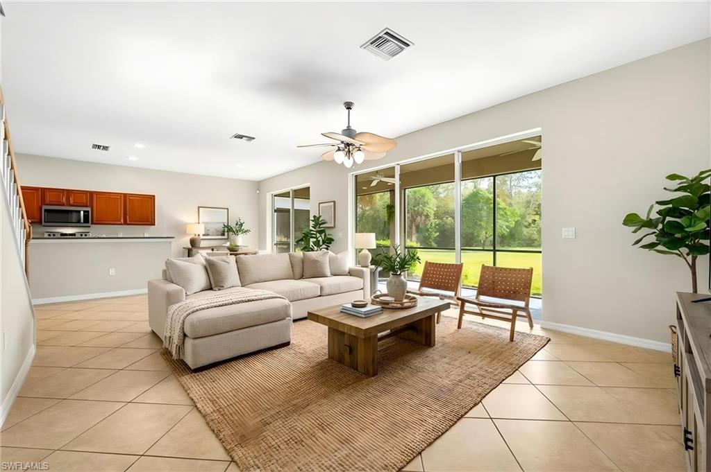 HAMPTON LAKES - Residential