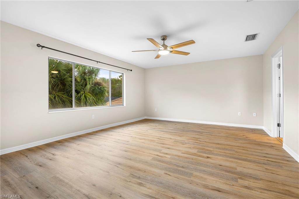 HAMPTON LAKES - Residential