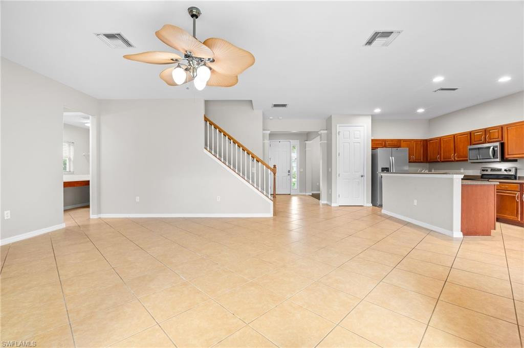 HAMPTON LAKES - Residential