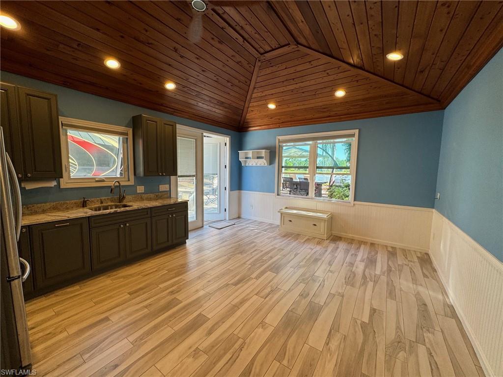 RIVERBEND MOTORCOACH RESORT - Land