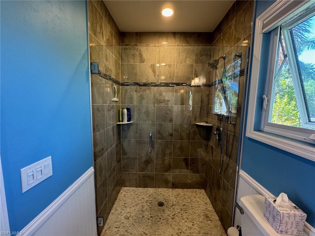 RIVERBEND MOTORCOACH RESORT - Land