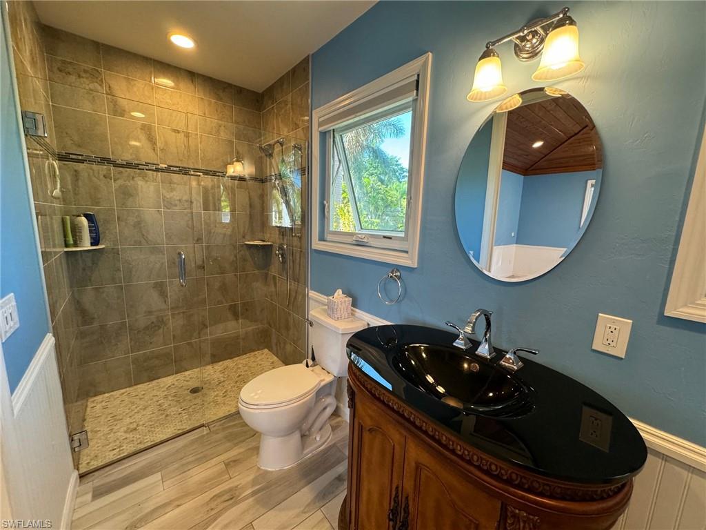 RIVERBEND MOTORCOACH RESORT - Land