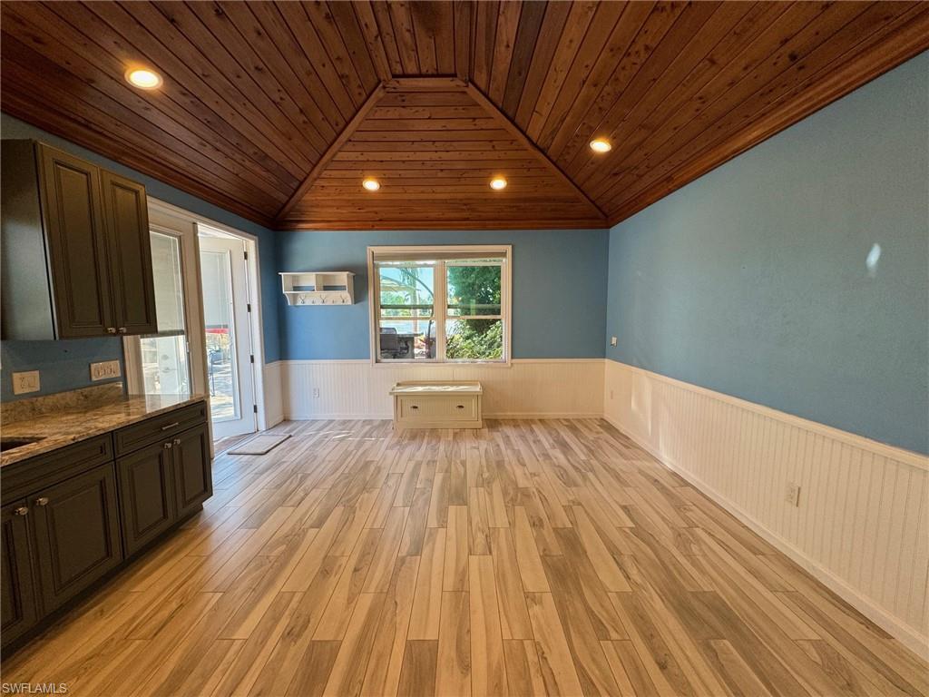 RIVERBEND MOTORCOACH RESORT - Land