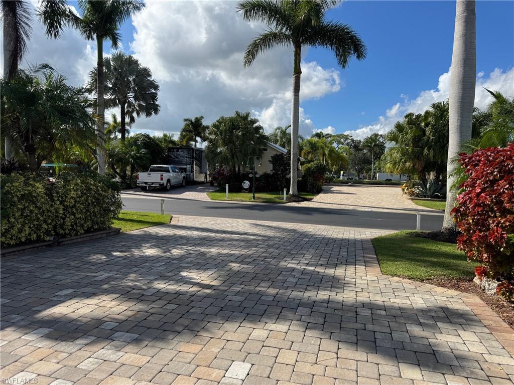 RIVERBEND MOTORCOACH RESORT - Land