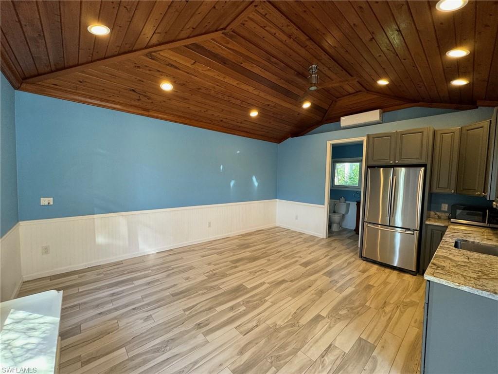 RIVERBEND MOTORCOACH RESORT - Land