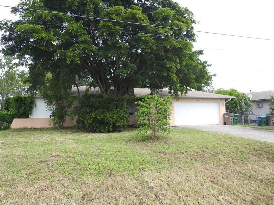 This home is located in the SW Cape off of SW 20th Ave and offers easy access to Veterans Pkwy. This home needs a little TLC -- mostly cosmetic. Surrounded by newer construction and larger homes.