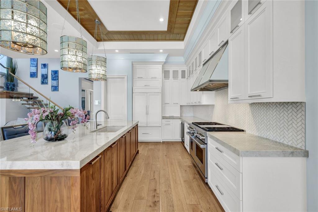 WINDWARD ISLE - Residential