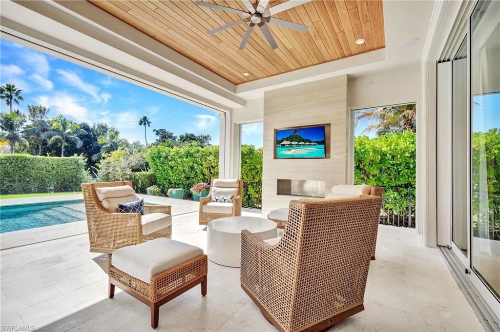 WINDWARD ISLE - Residential