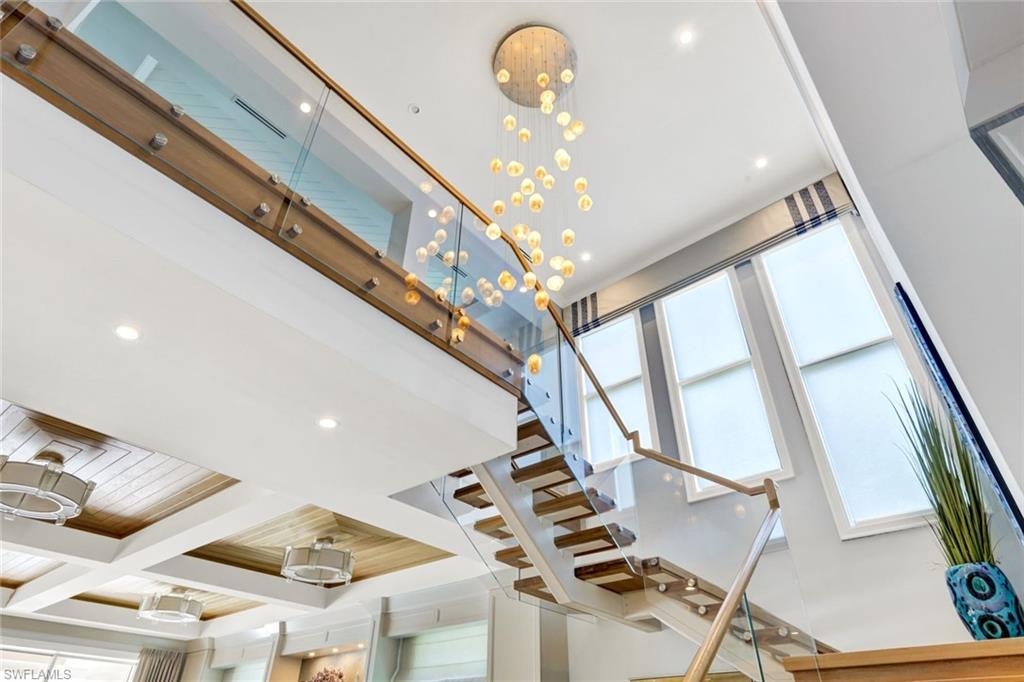 WINDWARD ISLE - Residential