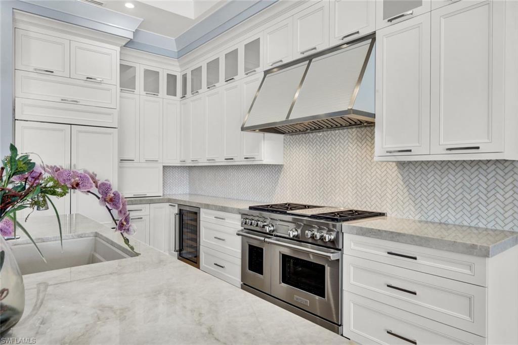 WINDWARD ISLE - Residential