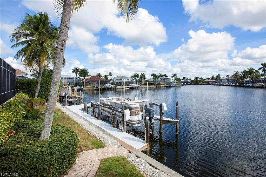 MARCO BEACH - Residential