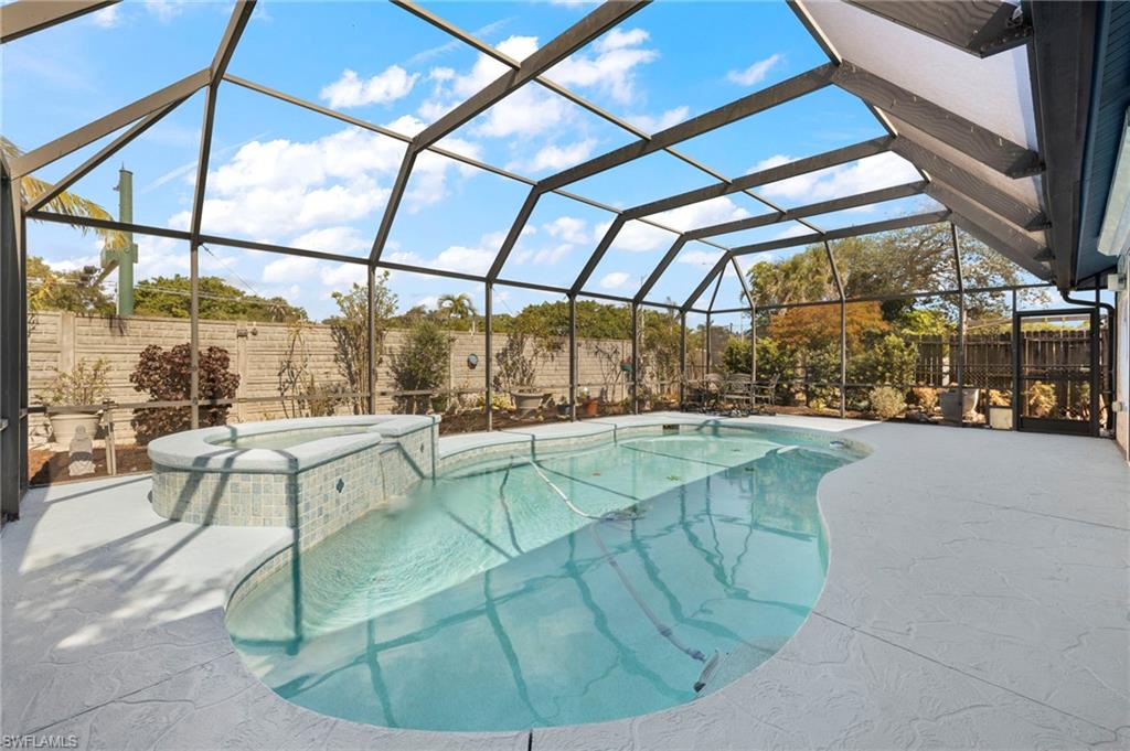 GULF ACRES - Residential